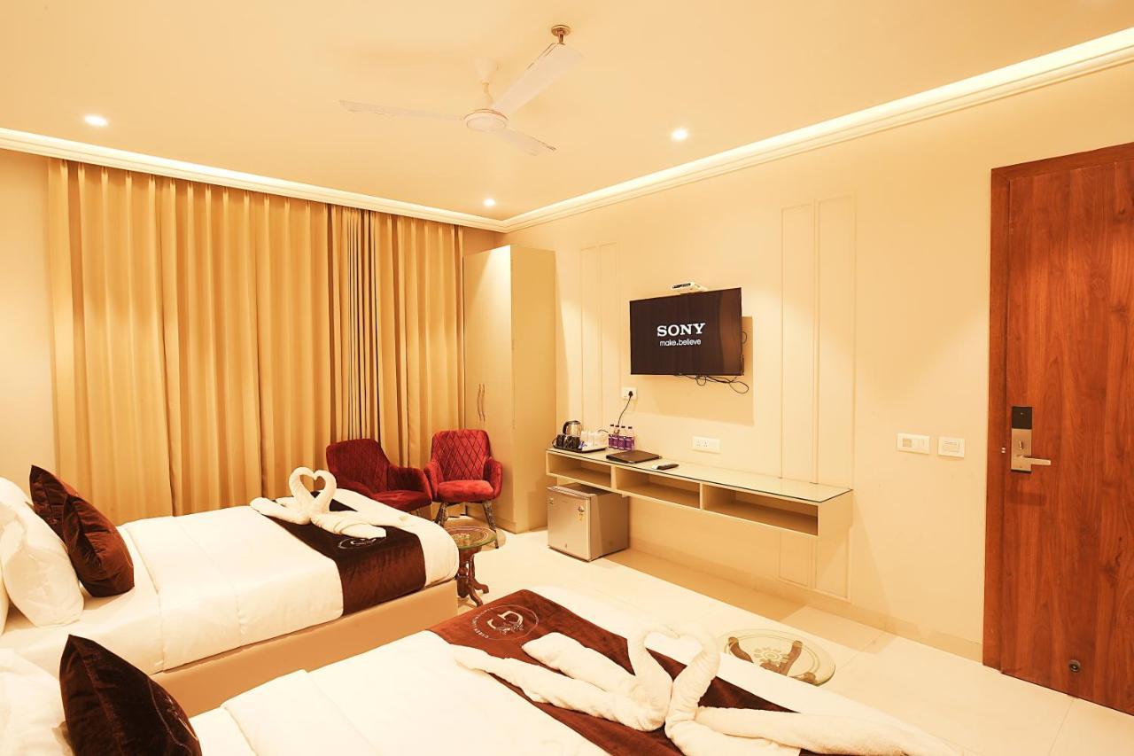 Hotel Green Land Heights Αμριτσάρ Εξωτερικό φωτογραφία